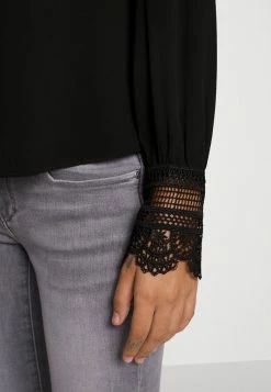 ONLY Petite ONLNOVA VERSA - Blouse - Black -ONLY Petite store 5353b4de09f24405a490a2bea00f6858