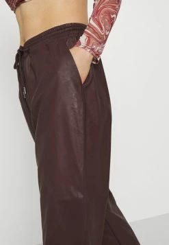 ONLY Petite ONLMADY MWFAUX PANT - Trousers - Fudge -ONLY Petite store 5a0ceb92a7e04b08a4c8107972637867