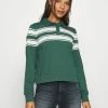 ONLY Petite ONLINCBEATESTRIPE TEE - Polo Shirt - Mallard Green -ONLY Petite store 5bd0cbef5b6a4296a04e73b907fc3331