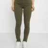 ONLY Petite ONLPAOLA LIFE - Jeans Skinny Fit - Ivy Green -ONLY Petite store 5c994559ba674a7290859cdadea50be6