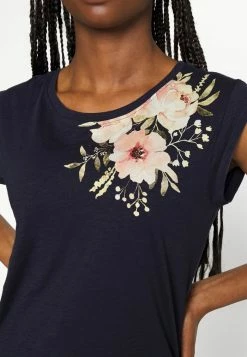 ONLY Petite ONLBONE FEEL FEATHERS BOX - Print T-shirt - Night Sky -ONLY Petite store 5d126eaf845b4515ba368efe331b3d37