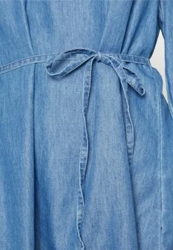 ONLY Petite ONLBEA V NECK TUNIC - Day Dress - Medium Blue Denim -ONLY Petite store 5d41e5395e9d440a89393ab23f86ddfe