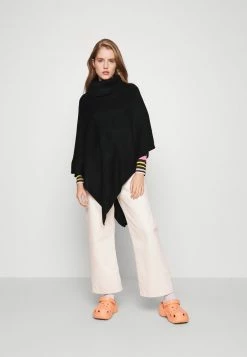 ONLY Petite ONLNICOYA PONCHO KNT PTT - Blazer - Black