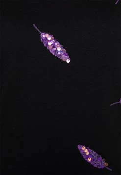 ONLY Petite ONLKITA FEATHER BOX - Print T-shirt - Black -ONLY Petite store 652b2e0c5bd349f4b9aa098c5ec38903