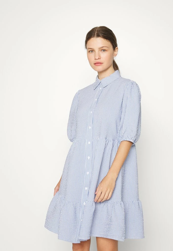 ONLY Petite ONLCASSIE LAYERED BUTTON DRESS - Day Dress - Cloud Dancer/medium Denim Blue 3 ONLY Petite ONLCASSIE LAYERED BUTTON DRESS - Day Dress - Cloud Dancer/medium Denim Blue