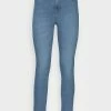 ONLY Petite ONLMILA IRIS LANK LEG - Jeans Skinny Fit - Light Blue Denim -ONLY Petite store 684e2d18acc44482af7eab278f23c8b8