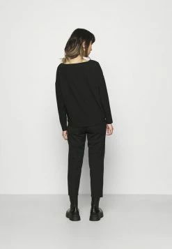ONLY Petite ONLNELLA BOXY - Jumper - Black 10 ONLY Petite ONLNELLA BOXY - Jumper - Black -ONLY Petite store 69f7920f0138435b9c58063728ac9b77