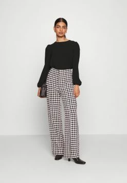 ONLY Petite ONLMETTE O NECK - Blouse - Black -ONLY Petite store 6b8a0c68601c4e9d88b332385330e4eb