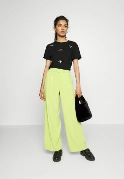 ONLY Petite ONLKITA BEE BOX - Print T-shirt - Black 8 ONLY Petite ONLKITA BEE BOX - Print T-shirt - Black -ONLY Petite store 70cf284341084b4b88e326466dafc1b8