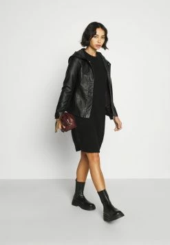ONLY Petite ONLSEDONA SHORT JACK - Faux Leather Jacket - Black -ONLY Petite store 7273fff7eec344f7b4bd732804700c79