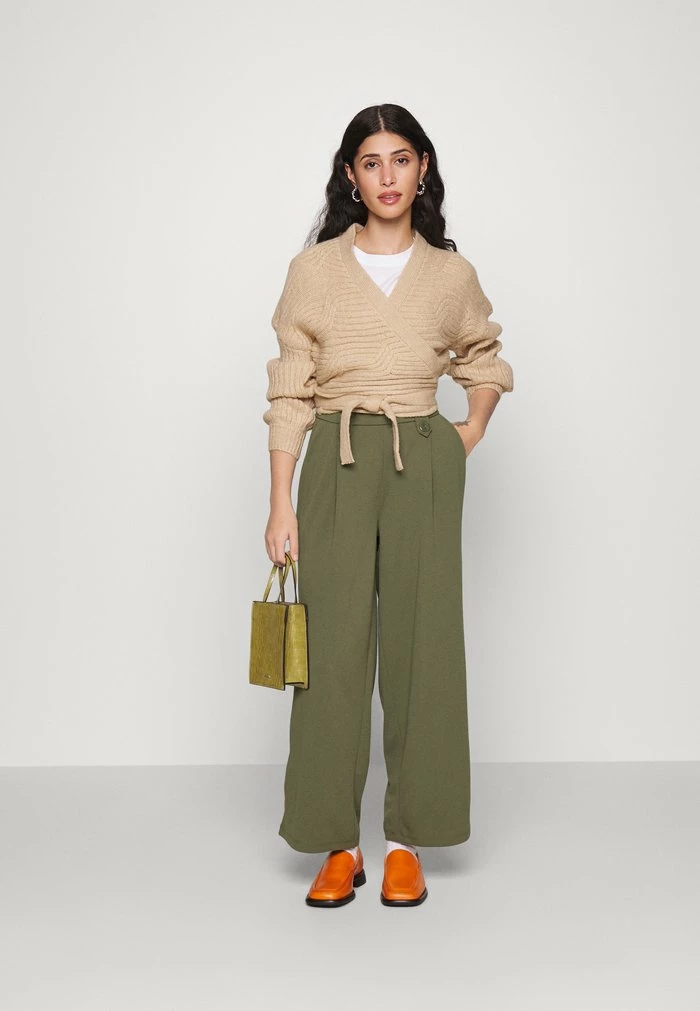 ONLY Petite ONLSANIA - Trousers - Grape Leaf 4 ONLY Petite ONLSANIA - Trousers - Grape Leaf - Image 2