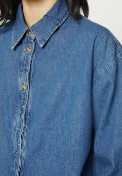 ONLY Petite ONLASPEN LIFE - Button-down Blouse - Medium Blue Denim 13 ONLY Petite ONLASPEN LIFE - Button-down Blouse - Medium Blue Denim -ONLY Petite store 76f80d25dced436bb47fb6464a642d1d