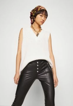 ONLY Petite ONLSIGGA BUTTON - Trousers - Black -ONLY Petite store 777a4aec0a764a159df2008b23d9249a