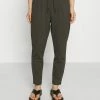 ONLY Petite ONLPOPTRASH EASY - Trousers - Peat -ONLY Petite store 781295b0da904991b2e0a42e8e46856c