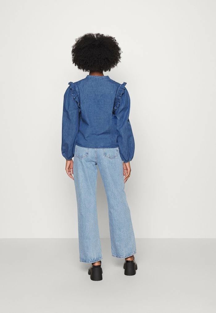 ONLY Petite ONLDIONNE FRILL - Blouse - Medium Blue Denim 5 ONLY Petite ONLDIONNE FRILL - Blouse - Medium Blue Denim - Image 3