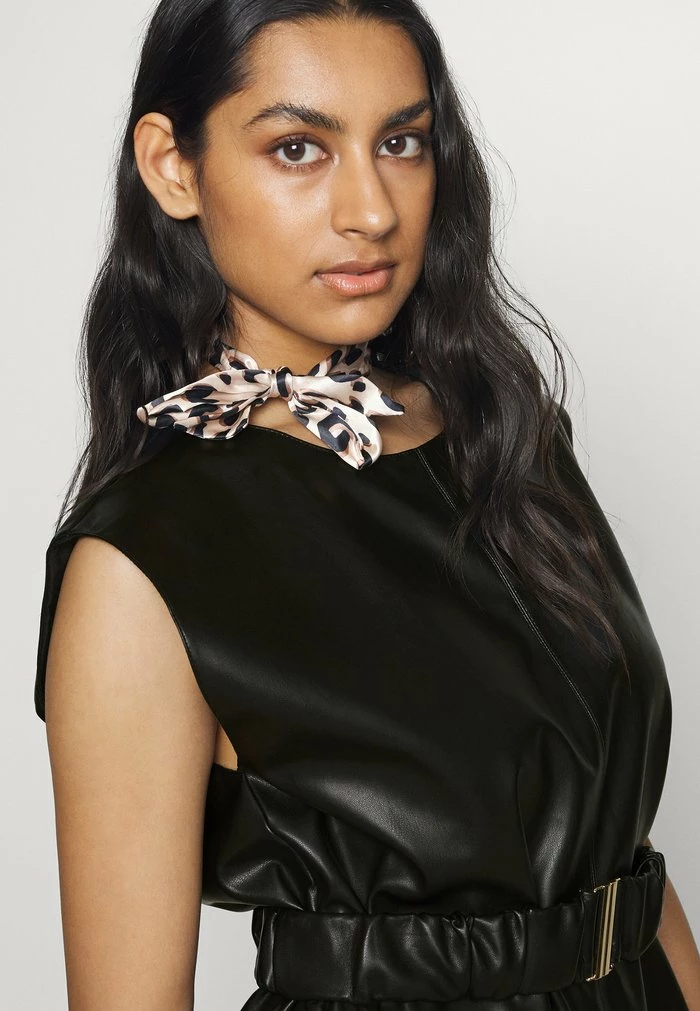 ONLY Petite ONLLINA DRESS - Cocktail Dress / Party Dress - Black 6 ONLY Petite ONLLINA DRESS - Cocktail Dress / Party Dress - Black - Image 4