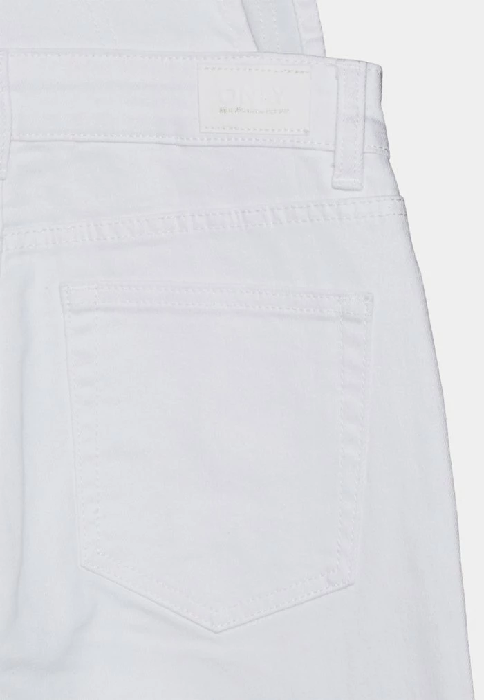 ONLY Petite ONLCARNELLA LIFE DUNGAREE - Dungarees - White 5 ONLY Petite ONLCARNELLA LIFE DUNGAREE - Dungarees - White - Image 3