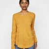 ONLY Petite ONLCAVIAR - Jumper - Golden Yellow 2 ONLY Petite ONLCAVIAR - Jumper - Golden Yellow -ONLY Petite store 7f7f108b0c794e88b098119daa0b8e1e