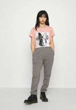 ONLY Petite ONLMINNIE SPLIT FACE - Print T-shirt - Rose Tan -ONLY Petite store 8054104b8efe4b94a7bdde3a7af1f091