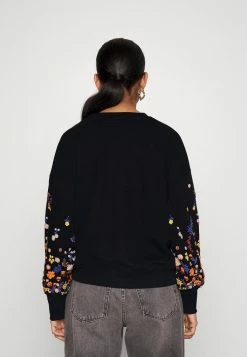 ONLY Petite ONLBROOKE O-NECK FLOWER - Sweatshirt - Black -ONLY Petite store 80f177f43a9b4b479e7ac605b44606ff
