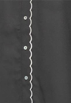 ONLY Petite ONLGABRIELLA SCALLOP - Button-down Blouse - Black -ONLY Petite store 834365fb209b4461aff850b50759971d