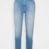 ONLY Petite ONLVENEDA - Relaxed Fit Jeans - Light Blue Denim -ONLY Petite store 849b3f83f6e546da91ff423e19534816