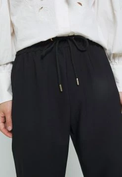 ONLY Petite ONLMILEY PANTS - Tracksuit Bottoms - Black -ONLY Petite store 86ee4126f70448b1b80ae433be1a8734
