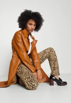 ONLY Petite ONLLUA FLARED PANT - Trousers - Black -ONLY Petite store 8e7fa9997feb4fba975d22a16189f452