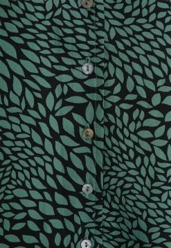 ONLY Petite ONLNOELLE LIFE VNECK - Blouse - Dark Ivy -ONLY Petite store 8ea50ce8704f4439b82201302110d92b