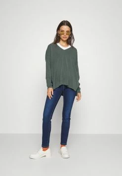 ONLY Petite ONLAMALIA V NECK - Jumper - Balsam Green -ONLY Petite store 910040b43d1b4af3a225b762df35216c