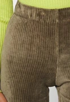 ONLY Petite ONLFENJA LIFE FLARED PANT - Trousers - Forest Night -ONLY Petite store 933688bcb8d44c64954ef90ce3408d9d