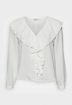 ONLY Petite ONLLISE V NECK RUFFLE BLOUSE - Button-down Blouse - Cloud Dancer