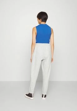 ONLY Petite ONLFEEL NEW PANT - Tracksuit Bottoms - Light Grey -ONLY Petite store 94c9744f6d63439aa7a6480ad62cfff1