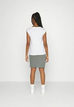 ONLY Petite ONLBONE FEEL FEATHERS BOX - Print T-shirt - Bright White -ONLY Petite store 96279e564603454d951b1b516872636a