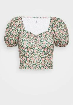 ONLY Petite ONLTHEA FEVER PUFF - Print T-shirt - Greener Pastures -ONLY Petite store 972fe1bff5dd4dfdae318908d28c6aed