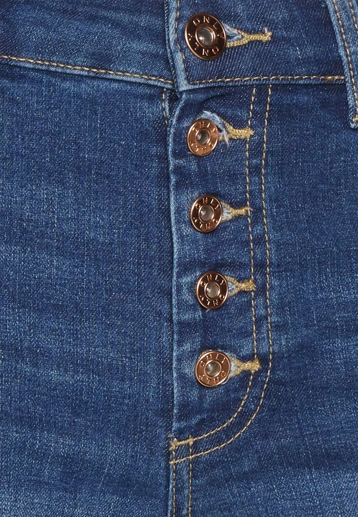 ONLY Petite ONLHUSH LIFE BUTTON - Denim Shorts - Medium Blue Denim 5 ONLY Petite ONLHUSH LIFE BUTTON - Denim Shorts - Medium Blue Denim - Image 3