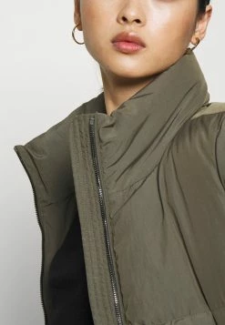 ONLY Petite ONLDOLLY SHORT PUFFER JACKET - Winter Jacket - Grape Leaf -ONLY Petite store 97e8d5480ec2491f80348509f30947fe