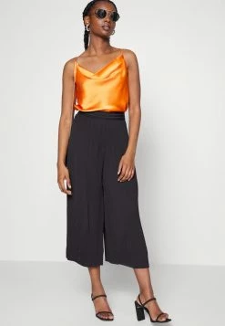 ONLY Petite ONLMARIN PLISSE CULOTTE - Trousers - Black 11 ONLY Petite ONLMARIN PLISSE CULOTTE - Trousers - Black -ONLY Petite store 9a695f2956a7488baa6275c178ce90d7
