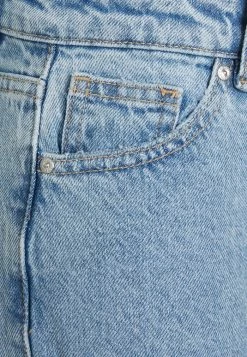 ONLY Petite ONLJAGGER LIFE MOM - Relaxed Fit Jeans - Light Blue Denim -ONLY Petite store 9f36eec2fc4c4882b2c34e537aad409e