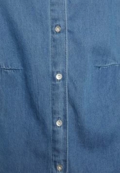 ONLY Petite ONLNEW CANBERRA - Button-down Blouse - Light Medium Blue Denim -ONLY Petite store 9f7a98c57ec34ca2bc888a964ae45048