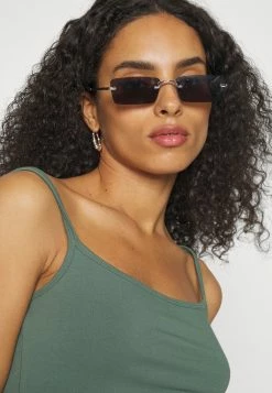 ONLY Petite ONLLIVE LOVE SINGLET CROPPED 2 PACK - Top - Black/laurel Wreath -ONLY Petite store a2bd2637fada471c8f28da34c865325e