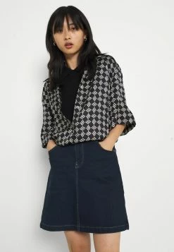 ONLY Petite ONLBUBI COLLAR VEST - Jumper - Black -ONLY Petite store a4c2d71741bf486084ed8b07872793be