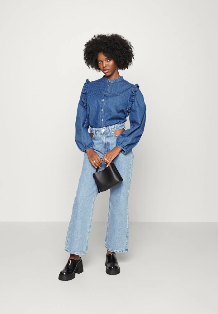 ONLY Petite ONLDIONNE FRILL - Blouse - Medium Blue Denim 4 ONLY Petite ONLDIONNE FRILL - Blouse - Medium Blue Denim - Image 2