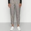 ONLY Petite ONLPOPTRASH EASY THINK - Chinos - Blackdark Grey/cloud Dancer 2 ONLY Petite ONLPOPTRASH EASY THINK - Chinos - Blackdark Grey/cloud Dancer -ONLY Petite store a6eeb8ac98db44f098e1bda07eaac03c