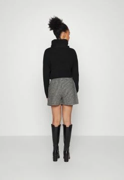 ONLY Petite ONLBEAUTY SKORTS - Shorts - Black Checks/cloud Dancer -ONLY Petite store aaa9247d6bc14db2a2187db2de017a31