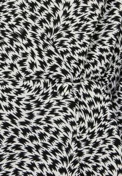 ONLY Petite ONLEVA - Blouse - Black Joy -ONLY Petite store afdcbee15f5b42aaa6cd8c29303eb22f