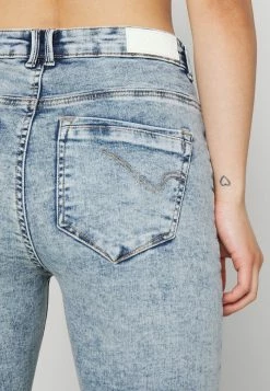 ONLY Petite ONLPAOLA LIFE - Flared Jeans - Light Blue Denim -ONLY Petite store b2edfe4d0c3b47df8b4678eb7ddae9ea