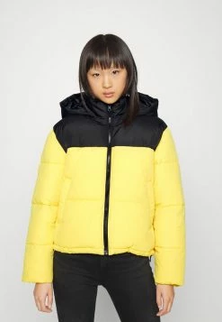 ONLY Petite ONLSANDRA SHORT JACKET - Winter Jacket - Black/yellow