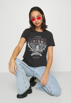 ONLY Petite ONLLUCY - Print T-shirt - Black -ONLY Petite store b67080a4a20e4ecfa6d9635b24b81240