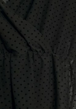 ONLY Petite ONLCAMMI - Blouse - Black -ONLY Petite store bc68d3057f104a0b877ad0a425e26672